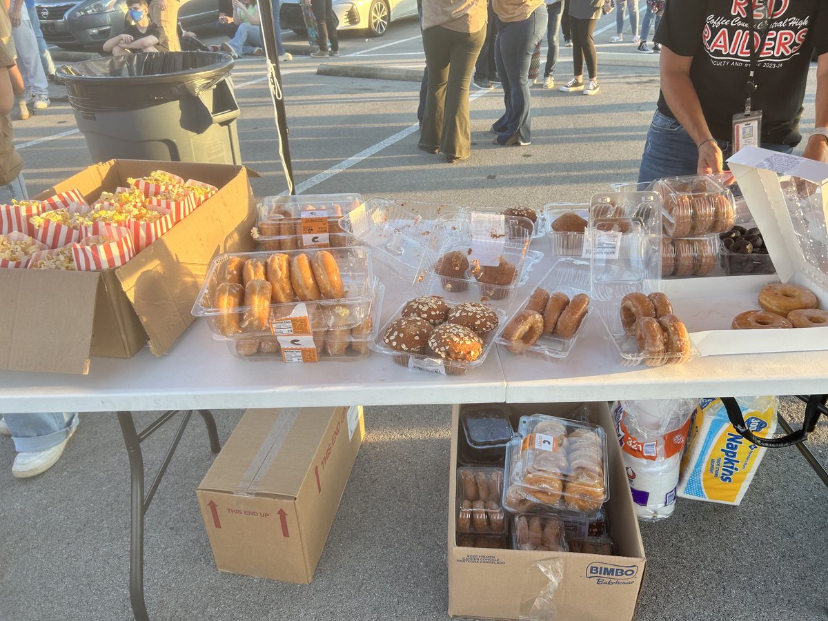 2023 Senior sunrise is in the books for CCCHS. It was a great morning to kick off a new school year. We would like to thank the following donors: Spring Street market, Publix for your support.