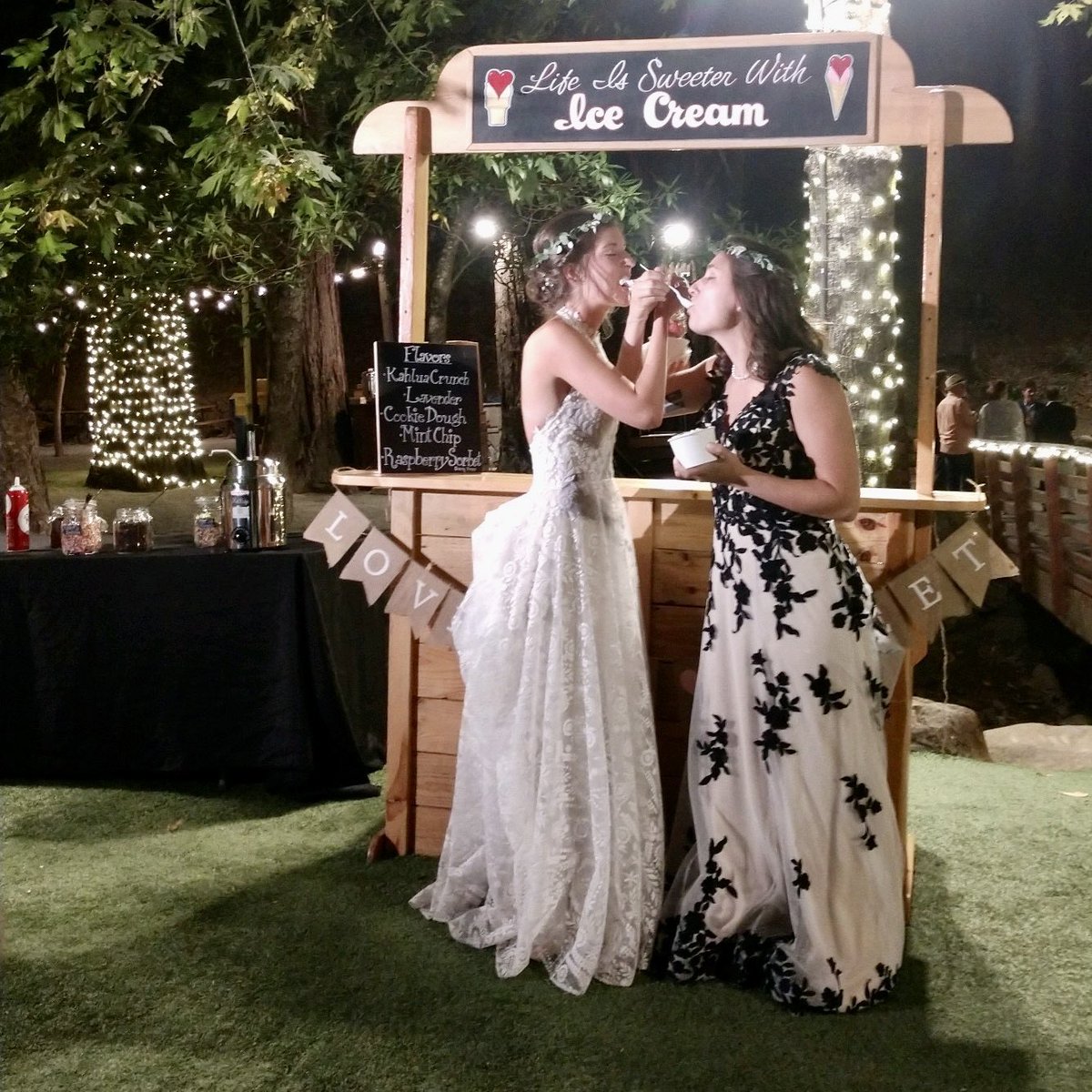 Best wishes for a sweet future for this happy couple. Thank you for inviting us to be part of your beautiful wedding day! ❤️