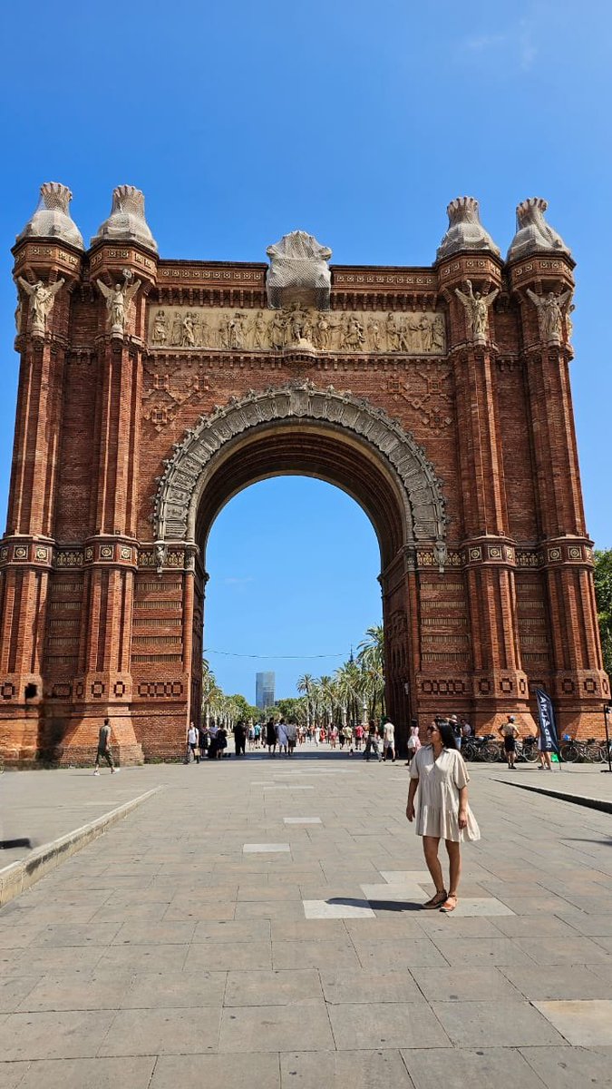 RivkaBecca's tweet photo. Barcelona 👣 https://t.co/ozi41xe1iF
