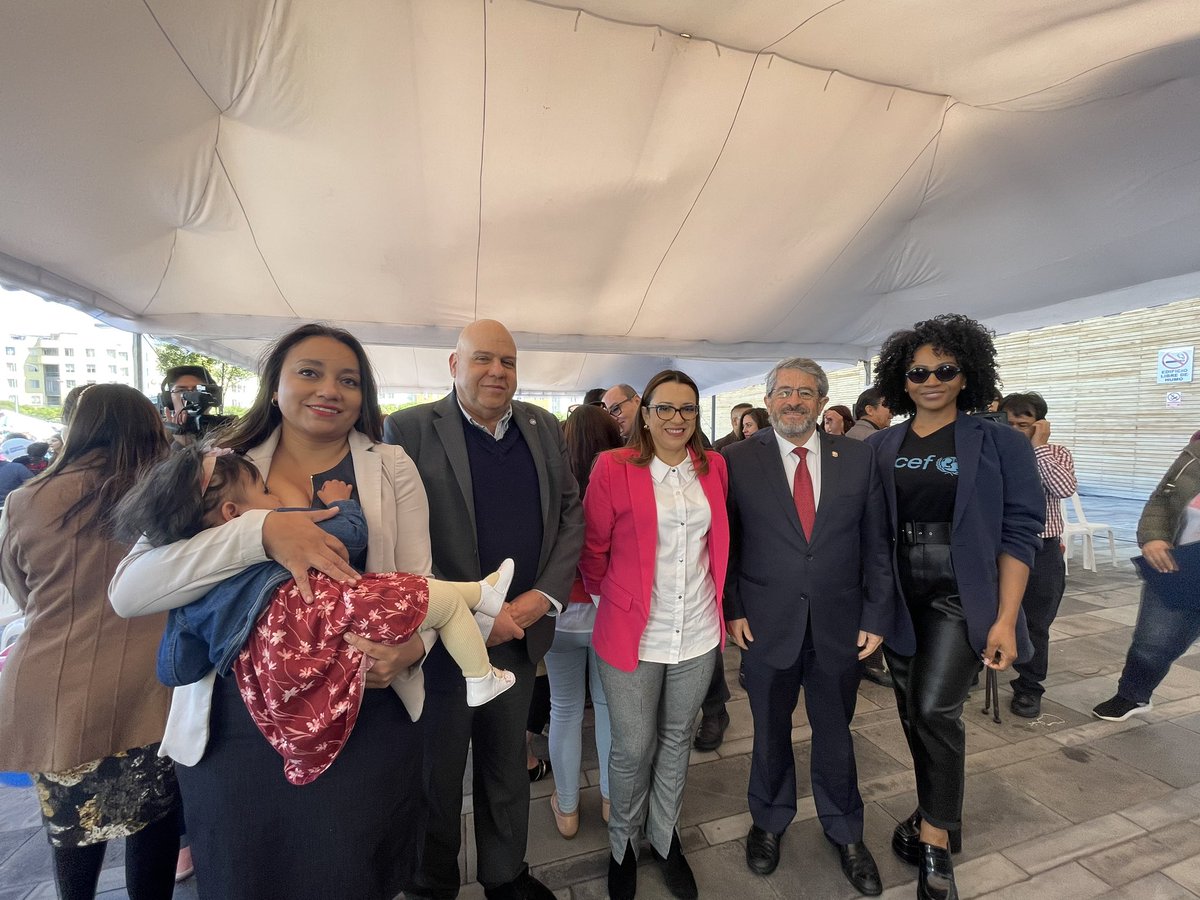 Hoy nuestro Representante Adjunto y nuestra Embajadora Nacional <a href="/karlakanora/">KARLA KANORA</a> participaron en el evento organizado por <a href="/Salud_Ec/">Ministerio de Salud Pública 🇪🇨</a> en el marco de la #SemanaMundialDeLaLactanciaMaterna con el fin de concienciar sobre el derecho a ”Amamantar y trabajar".