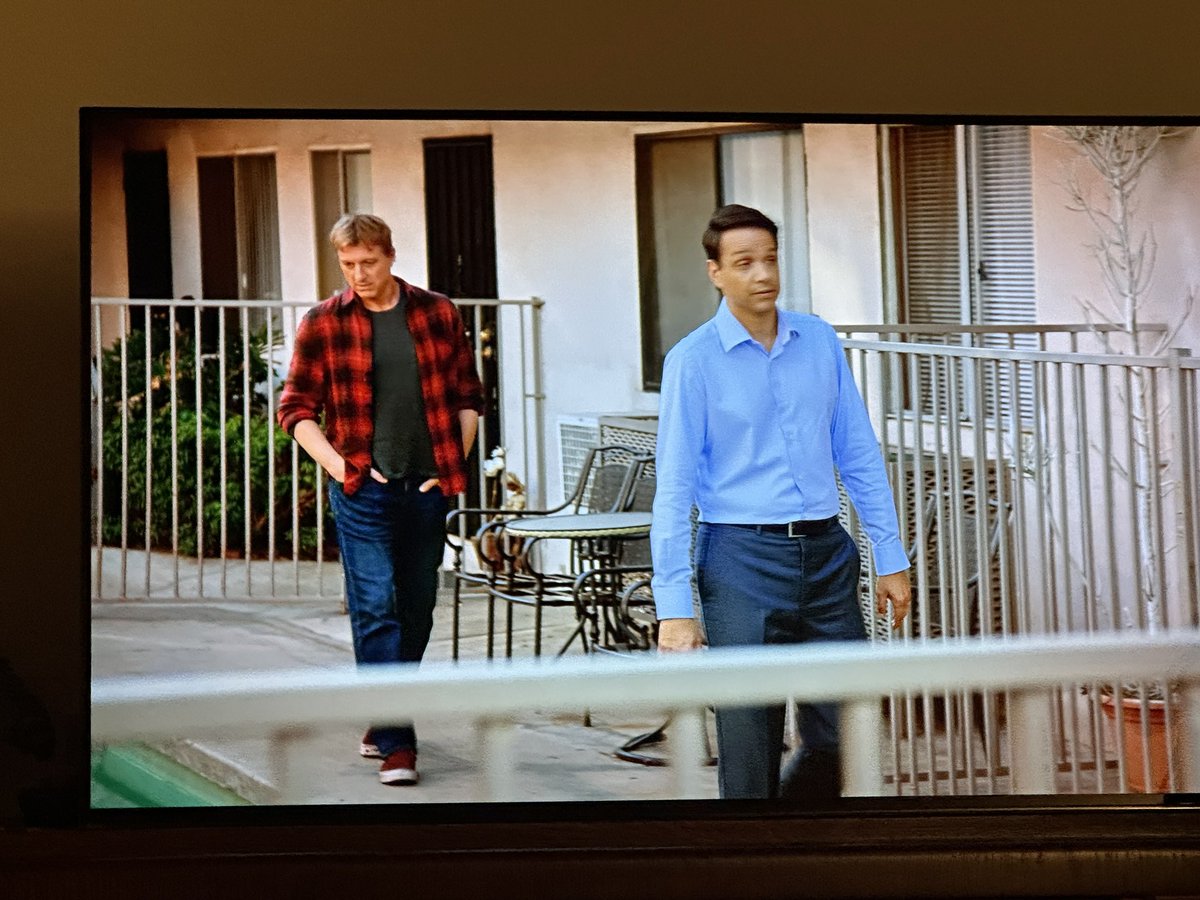 saschaten's tweet photo. Nach Karate Kid 1-3 schauen die Kobolde nun auch Cobra Kai, jetzt verstehen sie auch warum die Serie so genial ist ;) #karatekid #cobrakai #karate #qualitytime https://t.co/4QbK4Gzxh7