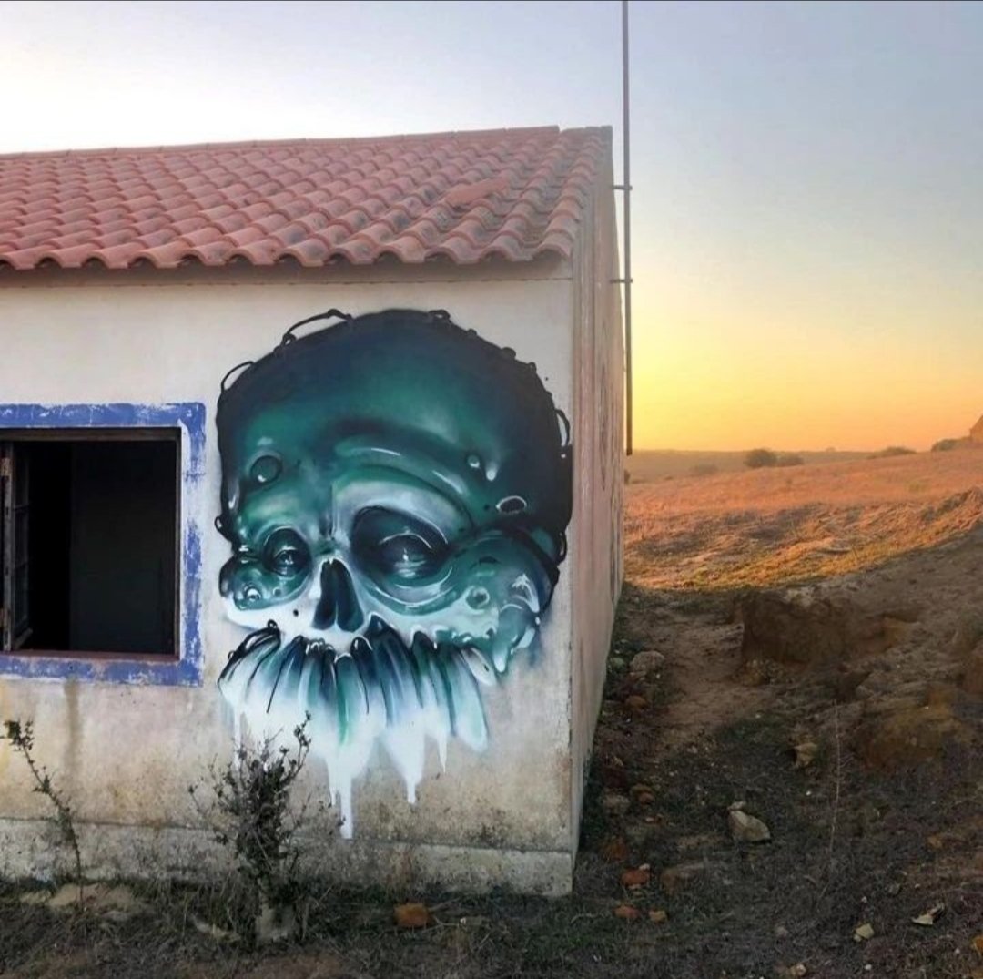 ☄️.. #StreetArt #graffiti by deeffeed_