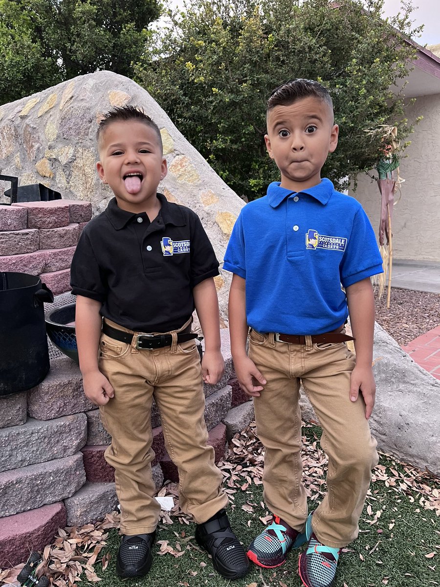 #THEDISTRICT #1stDayOfSchool 
Keep reaching for the stars my babies.💙💛