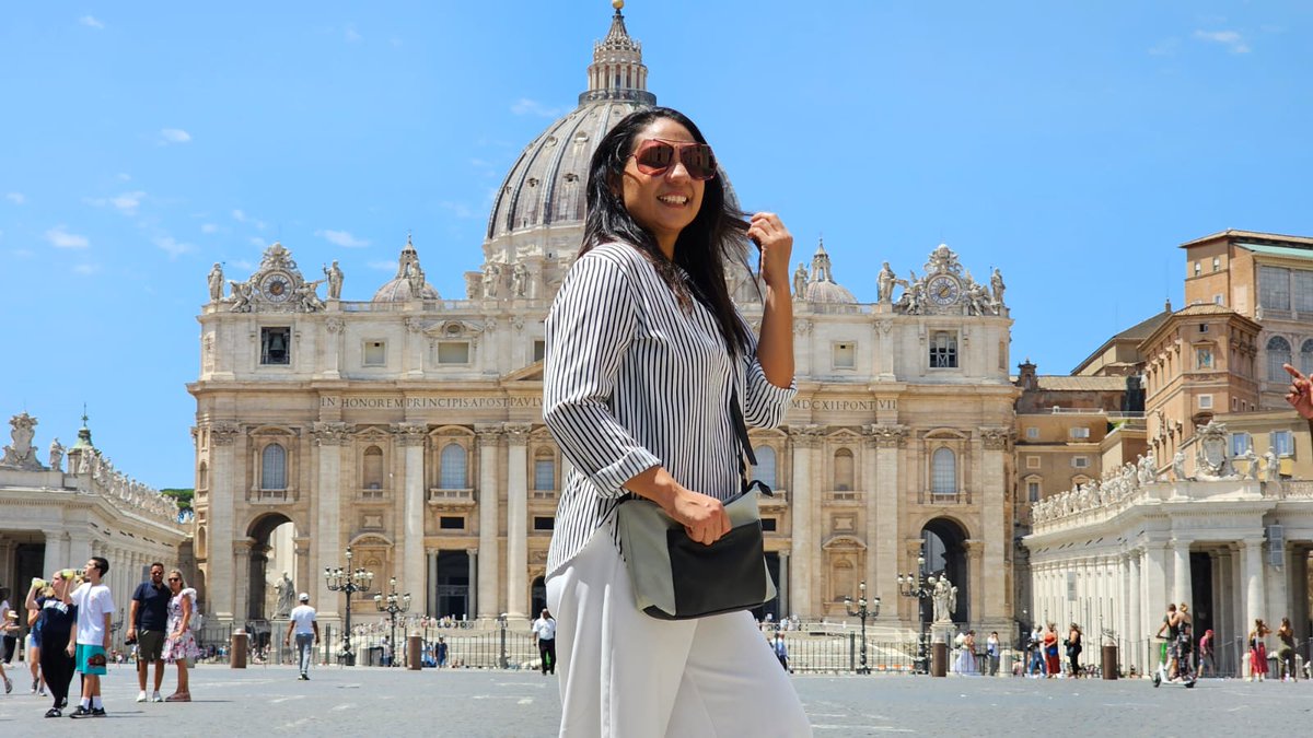RivkaBecca's tweet photo. Roma 👣 https://t.co/DyFEp3Tqwl