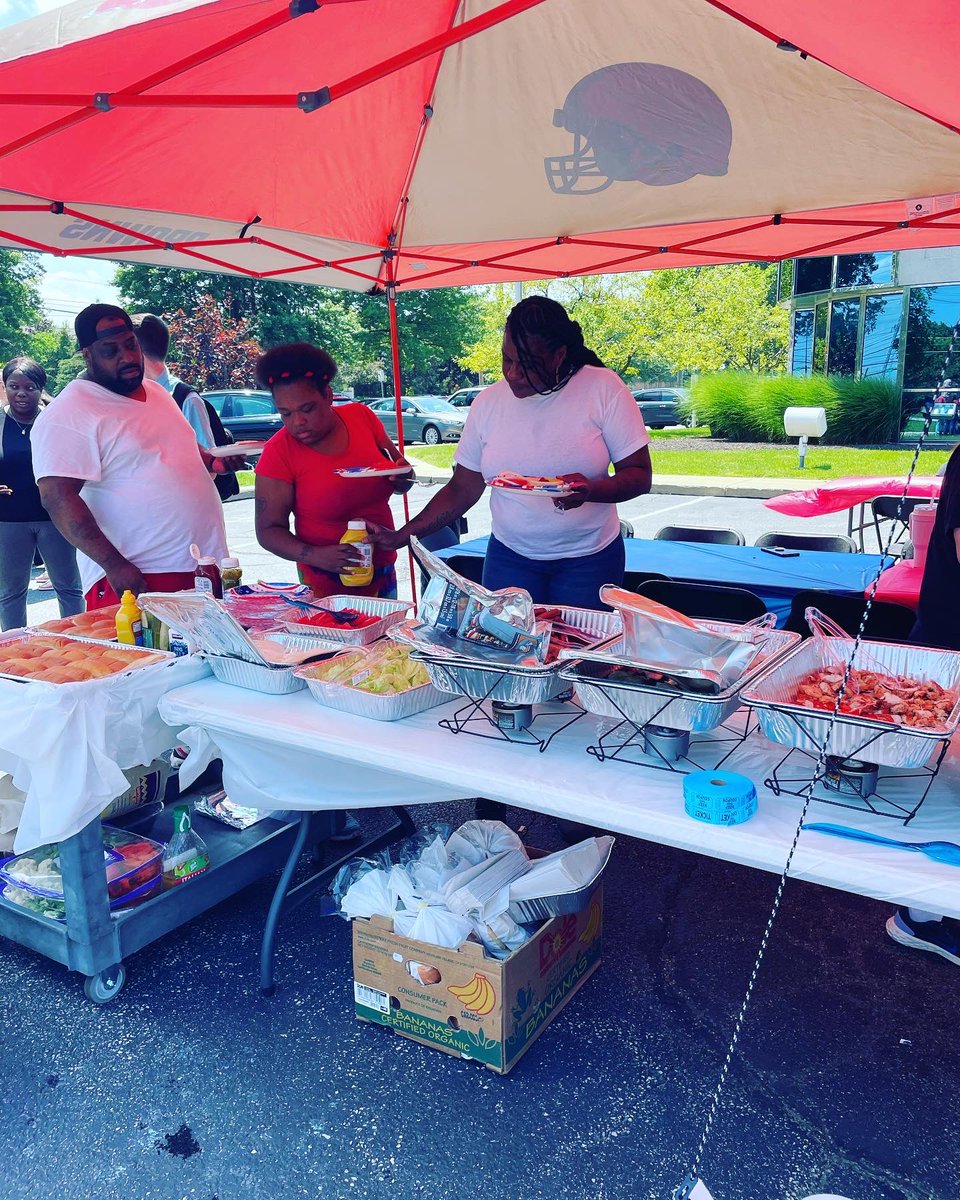 supplysideusa's tweet photo. Our Annual Company BBQ was a smashing success! We had a fantastic time bonding, laughing, and enjoy some delicious food. Thank you everyone who joined us for this incredible day. #locks #storagestyle #selfstorage https://t.co/8QAs0qarwi