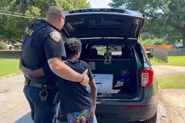 Everyone says ACAB but we need more cops like Playstation cop