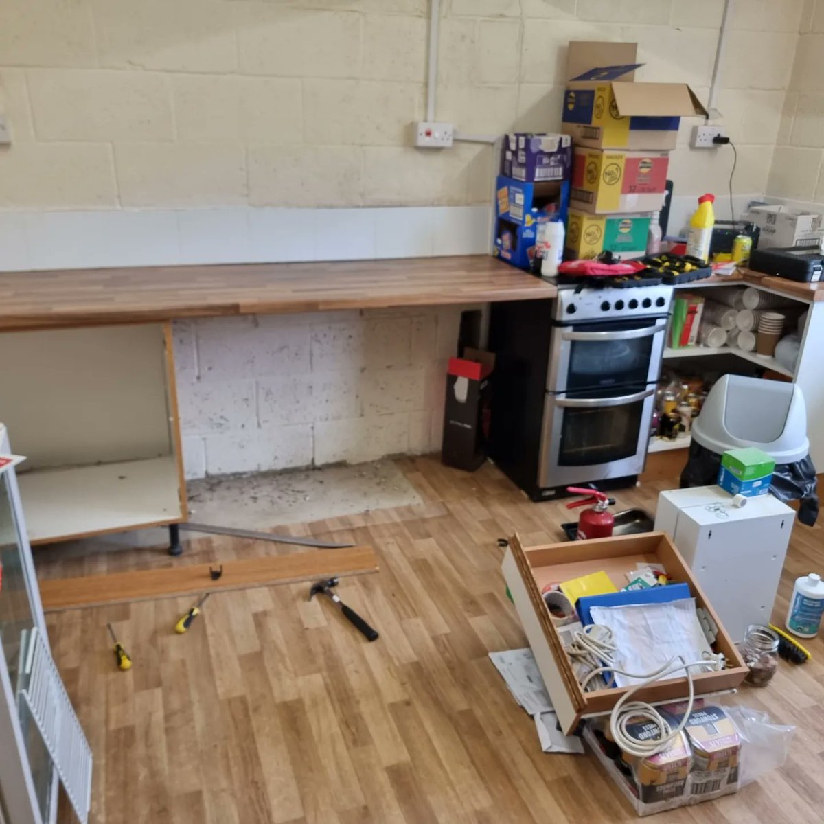 FairfordYfc's tweet photo. Renovation work on our kitchen has started! Once the space has been stripped out we'll be meeting with our kitchen designer who will help us get the most from our @HowdensJoinery Game Changer grant and get us ready for the new season! ⚽☕🥤🥓🍔☕⚽ #FYFC #HowdensGameChanger https://t.co/NCsAmfoq8Y