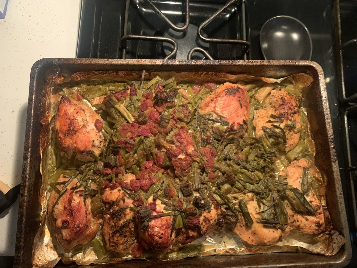 ministerchaun's tweet photo. @TorontoBlonde Baked Chicken, Baked Vegetables�� https://t.co/BwzqVeMAlx