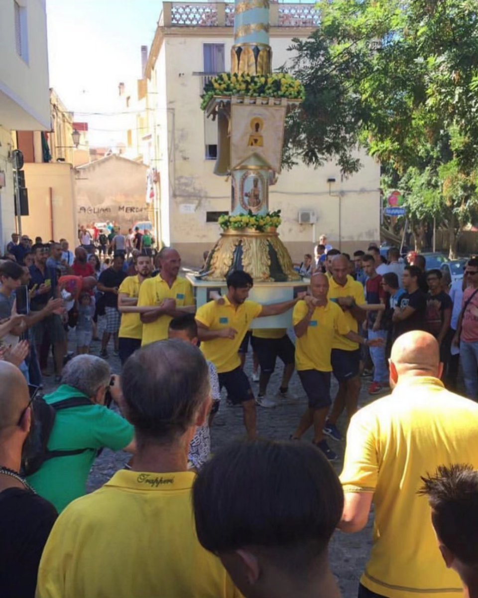 dinamo_sassari's tweet photo. 🥳La Discesa dei Candelieri di Sassari è una festa antica almeno cinque secoli, che celebra ogni 14 agosto la devozione cittadina per la Madonna dell'Assunta.
❓️Dove la vedrai?
#Tagga l'amico che vi prenderà parte
#Sassari #faradda #candelieri #Sardegna #unesco #festa https://t.co/eUBHMhWzPh