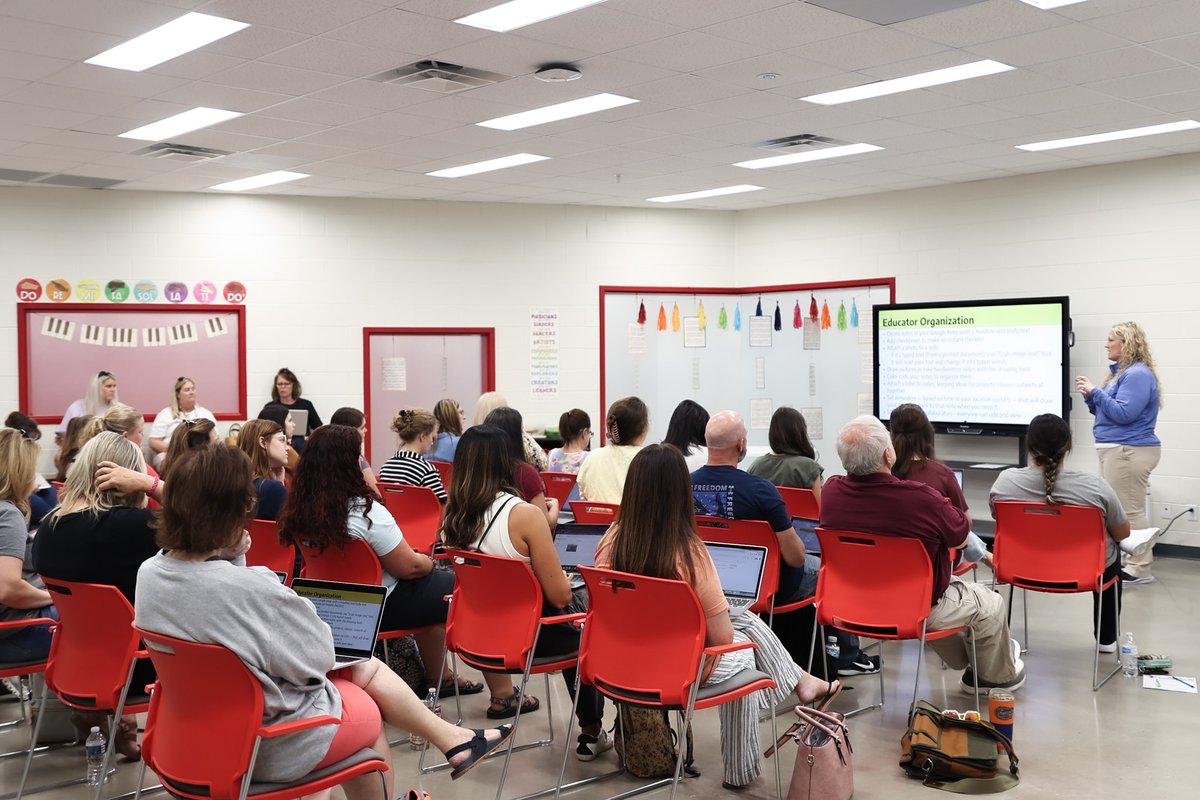 WhiteCoSchools's tweet photo. Teacher Tech Day 2023 was a success! Our district's own educators took the lead, with 21 teachers leading trainings for their colleagues in various technologies that foster transformative teaching and learning experiences. #GoogleEDU #socrative #blooket #storyjumper #CommonLit https://t.co/bJ2uvYuPuF