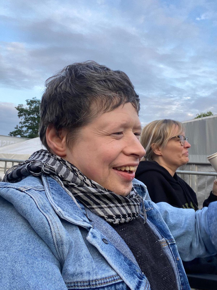 VHA_VisionHomes's tweet photo. One of the people we support had a fantastic time at the Within the Walls concert at Ludlow, and even managed a selfie with the lead singer from @bastille #DisabilityInclusion #LiveMusic https://t.co/43SqXhffUz