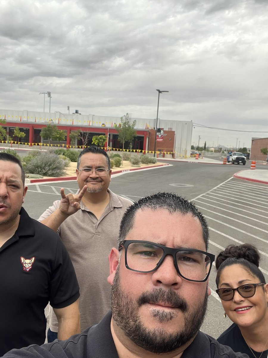 Next Stop of our @DrTinajeroEPISD Faculty scavenger hunt @Montoya_Daniel1 @Michelleapsey1 @fdg_DrTinajero @ilujan323 @ipiedraEPISD #ItStartsWithUs