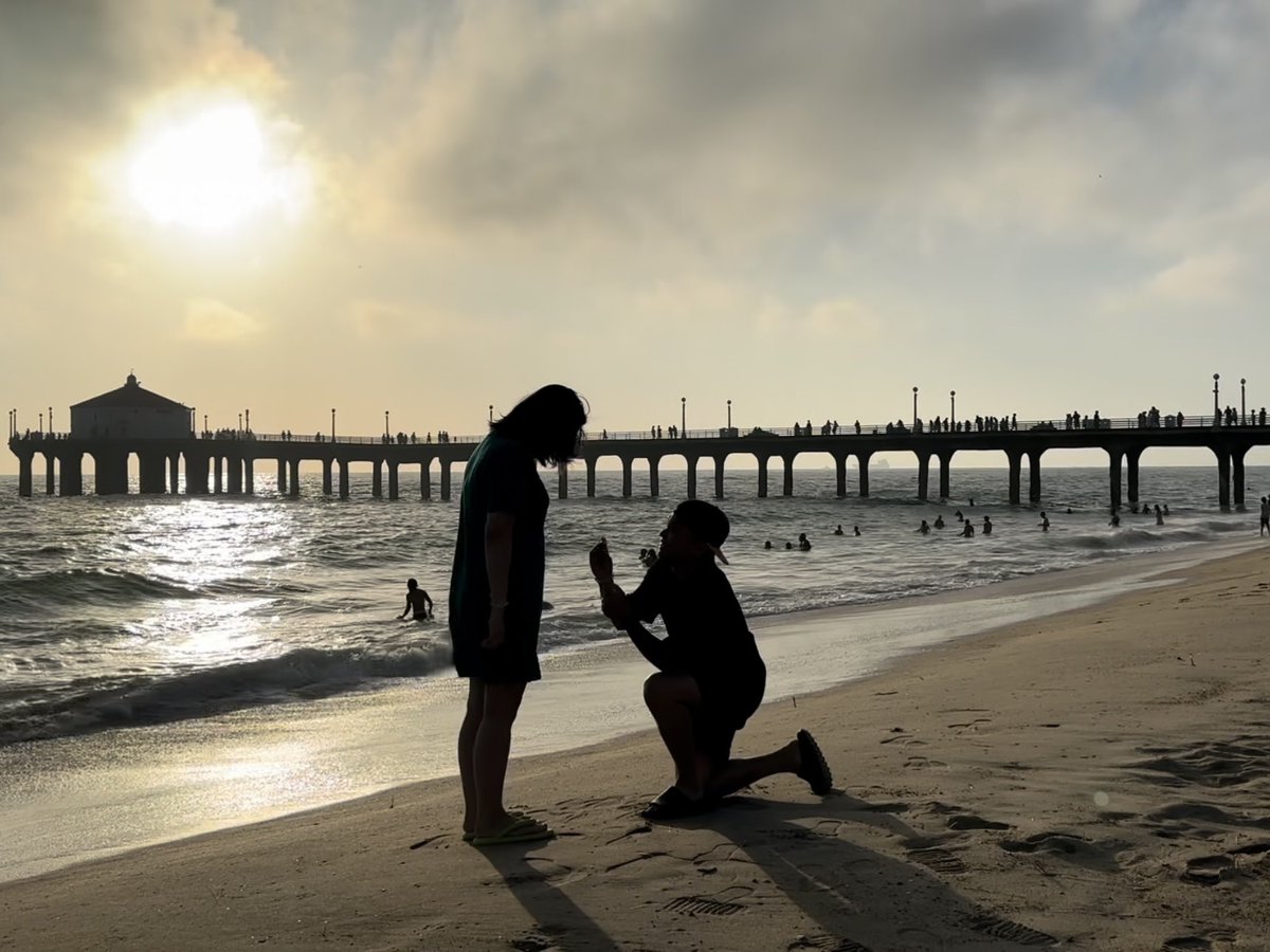 jtolentinooo's tweet photo. Officially off the market. 💍🔒 #ringszn @llyzmr https://t.co/ffbmo3xfaE