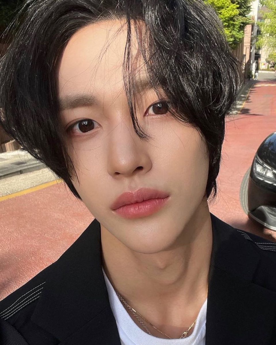 신인 남자아이돌 보고 감탄한 건 백년만