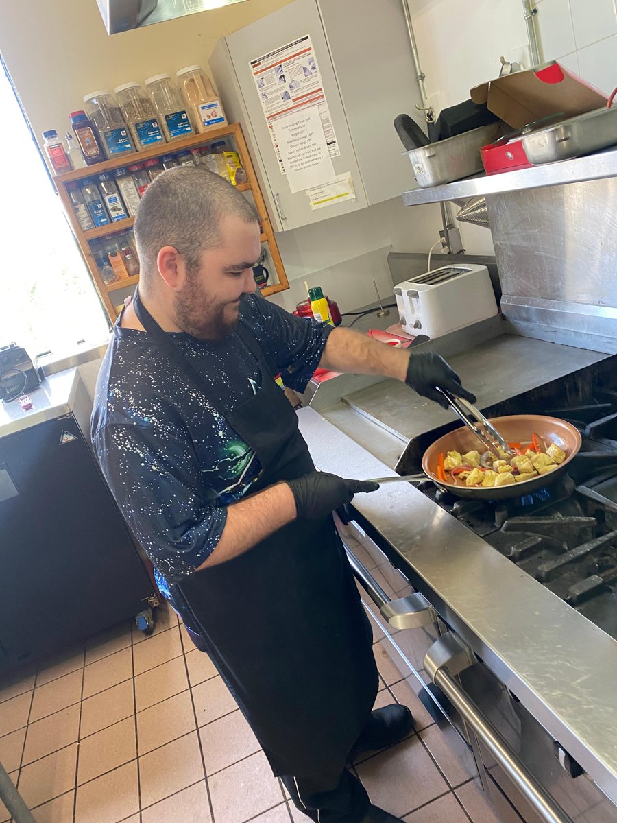 krackerscaters's tweet photo. Happy Monday!
Today we are serving up a delicious coconut chicken curry served over cilantro rice for just $8.00. Our staff are so proud of their work to complete this fantastic meal! Please come and support us today :) https://t.co/L4HuOteGGH