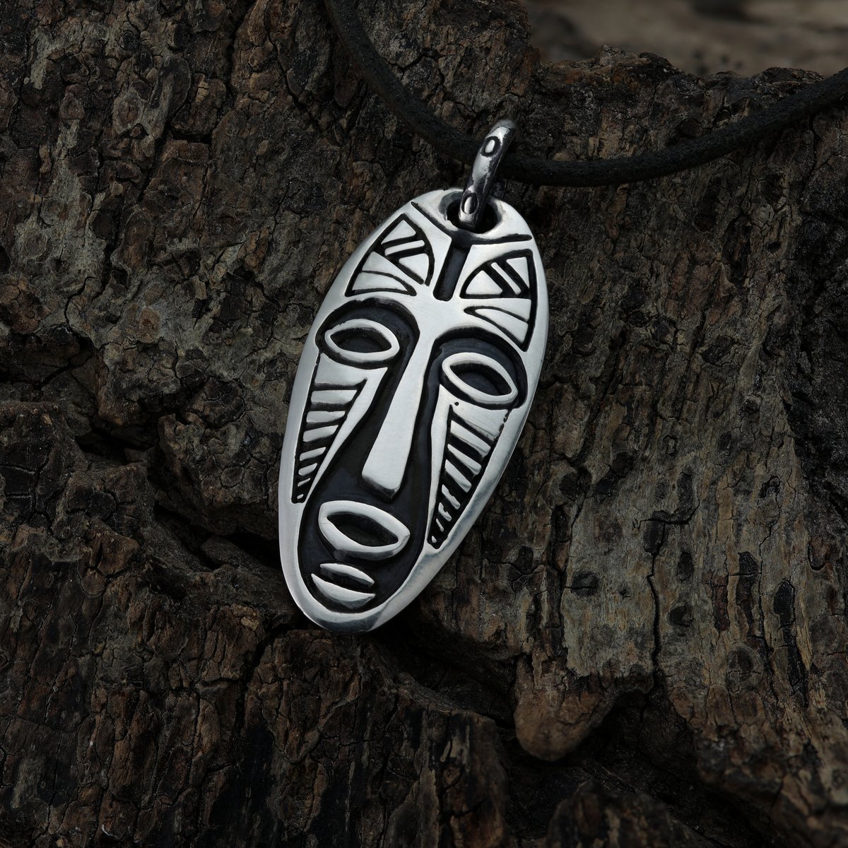 Artpocket's tweet photo. Inspired by the unspoken language of masks and the silent stories they tell.
This piece is not just a tribute to warriors of old, but also to the warriors of today, navigating a world full of unique challenges.
https://t.co/2L243MM5ak https://t.co/9gbFquGumr