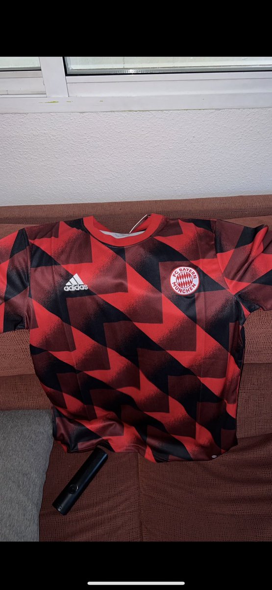antoonio97's tweet photo. @BoutiqueSports_ pedido rápido , eficaz y muy buena calidad ! https://t.co/DKGUGFdBM6