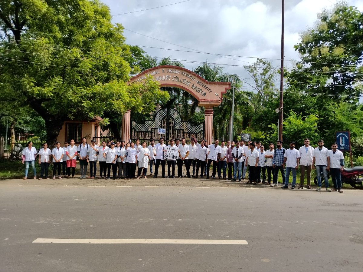 AmteAmte1's tweet photo. #say_no_to_Vetdiploma
@mieknathshinde 
@RVikhePatil 
@Dev_Fadnavis https://t.co/AWPpeRtD69