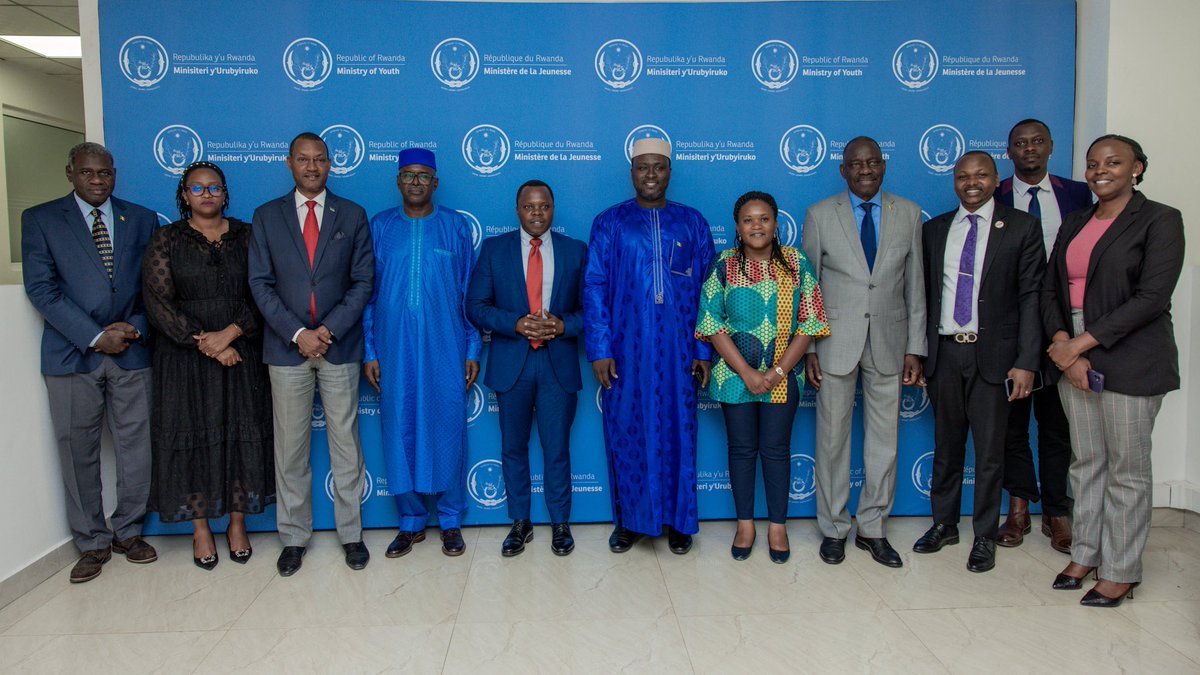 Ministry of Youth and Arts | Rwanda (@rwandayoutharts) on Twitter photo Dans le cadre d'une réunion de courtoisie, l'Hon. <a href="/jnabdallah/">UTUMATWISHIMA</a> a reçu l'Hon. <a href="/fomba3/">FOMBA Abdoul Kassim</a>, Ministre de la jeunesse et des sports, chargé de l’instruction civique et de la construction citoyenne. Ils ont discuté de la collaboration sur la promotion de la jeunesse. Dans le cadre d'une réunion de courtoisie, l'Hon. <a href="/jnabdallah/">UTUMATWISHIMA</a> a reçu l'Hon. <a href="/fomba3/">FOMBA Abdoul Kassim</a>, Ministre de la jeunesse et des sports, chargé de l’instruction civique et de la construction citoyenne. Ils ont discuté de la collaboration sur la promotion de la jeunesse.