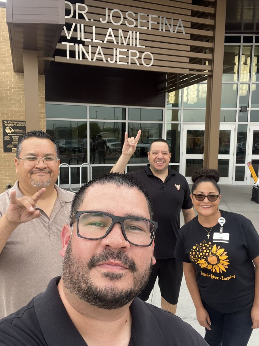 Next Stop of our @DrTinajeroEPISD Faculty scavenger hunt @Montoya_Daniel1 @Michelleapsey1 @fdg_DrTinajero @ilujan323 @ipiedraEPISD #ItStartsWithUs