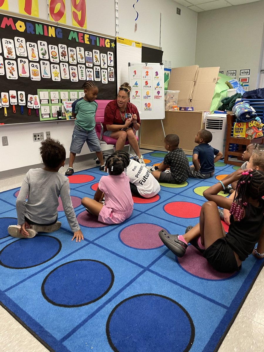 Eileen_Eller's tweet photo. Fun and games @ymca Level Up! Summer Games program @RCSDNYS #RCSDSummer https://t.co/pAwz54C7TC