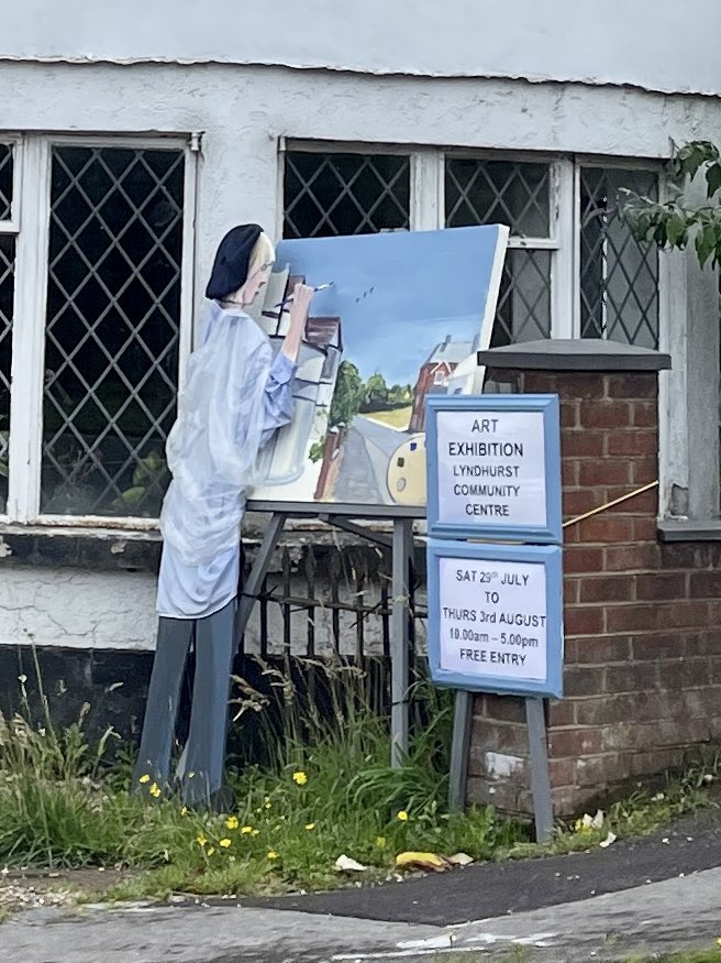 So clever!!! #lyndhurst