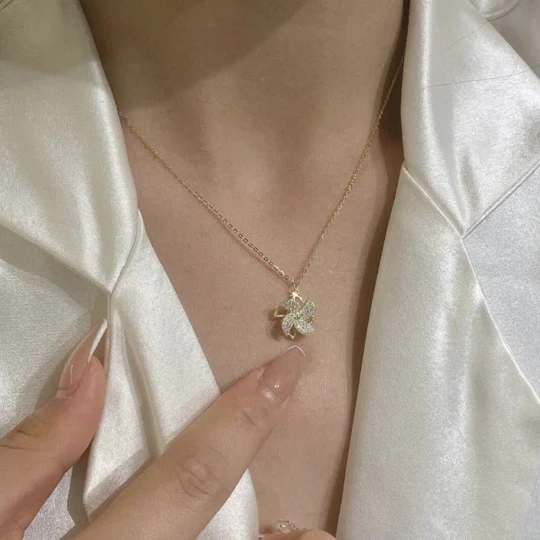 Me2youI's tweet photo. 【New Arrivals】Spinning Windmill Necklace Gold Plated. It is the awesome gift for your love.❤️

https://t.co/vgYXzoglyz

#me2you #jewellery #giftsforher #necklaces #pendant #pendantsforher #Windmill  #womenjewellery #spinningwindmill #minimalstyle #uniquejewerly https://t.co/Df0VpuUUc7