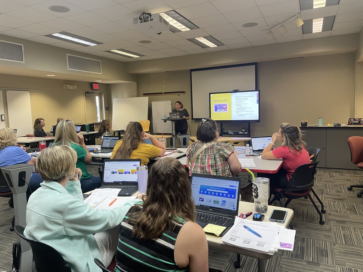 JolieG1's tweet photo. #LPPS educators just 💕LOVE @canva!  @A_Robinson_MEd @LPPS_EdTech @Livingston_PPS @tech_parish @TallTechyTeach https://t.co/8o3GXuuBMB