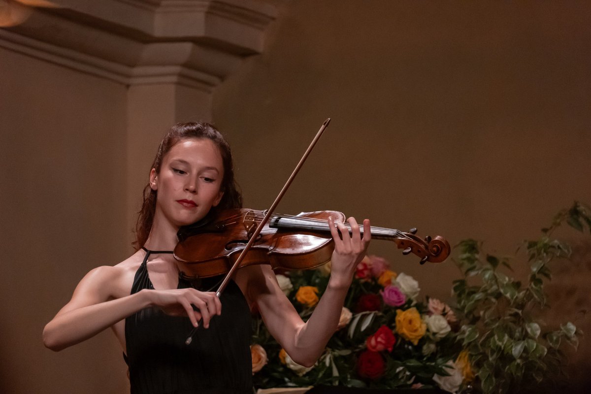 Hier soir au Festival de Musique de Menton pour mon dernier concert de la saison avec les jeunes instrumentistes <a href="/FondationGC/">Fondation Gautier Capuçon</a> Nour Ayadi, piano et Anna Sypniewski, alto
<a href="/danutapieter/">danuta pieter</a> <a href="/PaulEmmTHOMAS/">Paul-Emmanuel THOMAS</a> 
📷 Catherine Filliol / <a href="/villedementon/">Ville de Menton</a>
