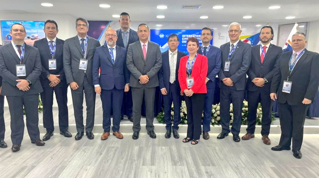 inac_ve's tweet photo. En nombre del Gobierno Bolivariano el Min de @TransporteGobVe, @viceminaereo y AA ✈️🇻🇪 , MG @JuanTeixeiraD, dio inicio formal a la Misión de Asistencia Técnica de la @icao-SAM, quienes evaluarán los niveles de cumplimiento en Seguridad Operacional de la Aviación Civil Venezolana. https://t.co/JayfQL1YUb