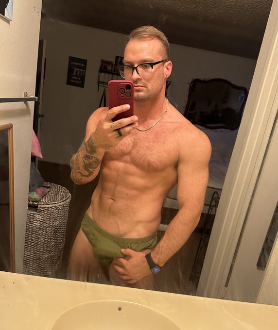 Today will be my first day back in the gym in 3 months. However, I will only be working my right side<a href="/tag/mvsales"class="tags"><span>#mvsales</span></a>