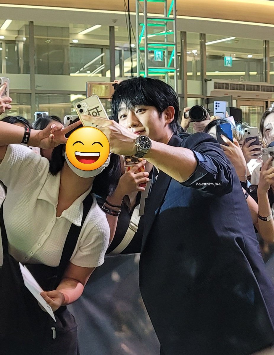 heainjua's tweet photo. 오늘도 이뻤다❤️❤️ 
Instagram : @/haennimjua 

#영등포타임스퀘어 #DP그린카펫

#정해인 #junghaein #holyhaein #จองแฮอิน #丁海寅 #チョンへイン #DP #디피 #DPseason2 #디피시즌2 #DP2 #디피2 #netflix #넷플릭스 #안준호 https://t.co/Z1dNB0JYSr