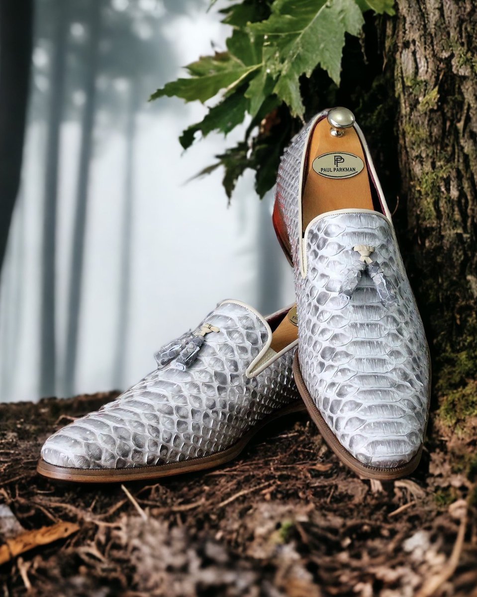 paulparkman's tweet photo. Paul Parkman Custom-Made Natural Genuine Python Skin Tassel Loafers for Men
Website: https://t.co/oeruxkNktO
#paulparkman #pythonshoes #exoticskin #handmade #luxury #pythonskinshoes #exoticskinshoes #luxuryshoes https://t.co/Du8yqytcsR