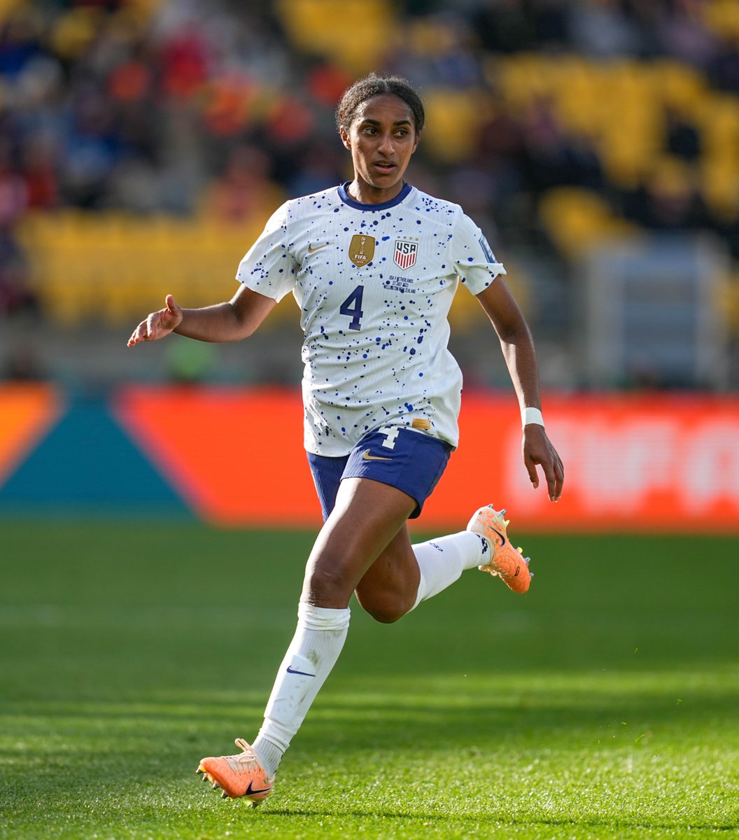 BleacherReport's tweet photo. Naomi Girma's incredible story ❤️

⚽️  Dad fled war in Ethiopia and started a kids soccer club in San Jose
⚽️  Captain of Stanford's soccer team
⚽️  Overcame ACL tear
⚽️  Graduated with her Masters in Engineering
⚽️  Drafted #1 in the NWSL

Made her debut at the World Cup as the first woman of Ethiopian descent to make the USWNT

(h/t @FOS)