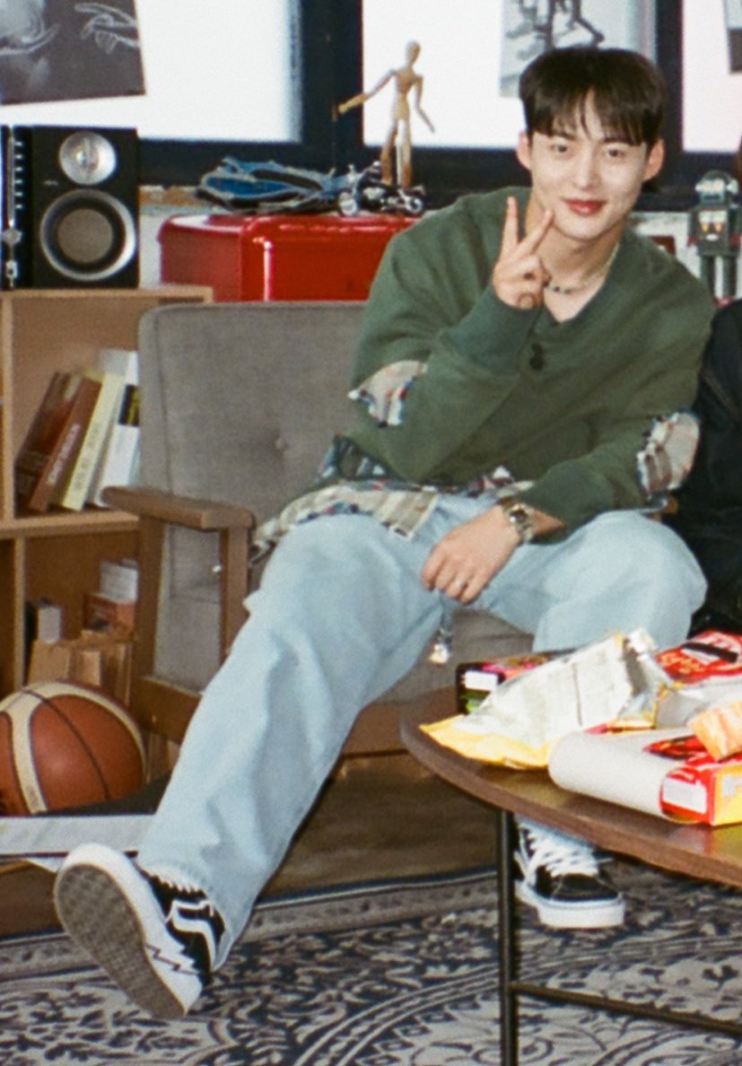whiteback90's tweet photo. #백구영 오지구영 7월 필카💜 https://t.co/yawk679csE