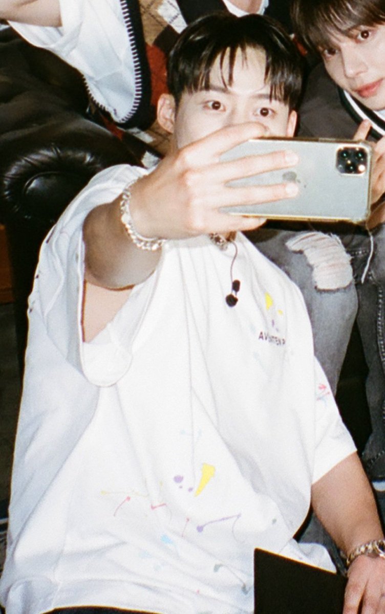 whiteback90's tweet photo. (2)💜 https://t.co/r9Hwk8fcnX