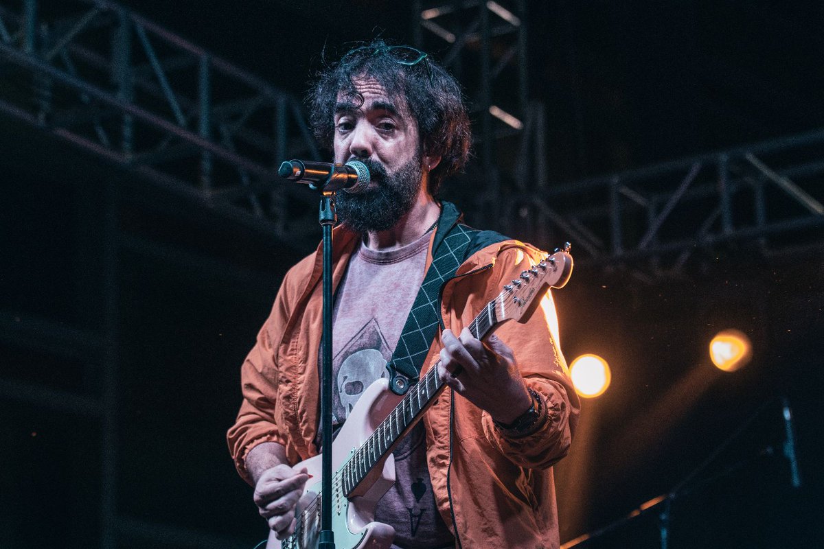 blackguayaba's tweet photo. Muchas gracias Humacao! Que gran noche! 🤘🏼
Gracias a @PlazoletaOnStage por tenernos un vez más en su evento!
Fotos por: Ángel Matos de @Musicartepr
#blackguayaba #BGlive2023 #plazoletaonstage #livemusic #guitars #bass #drums #Nord #Fender #Yamaha #DWdrums #vamono #Cielo #Nadie https://t.co/UizYdin4MF