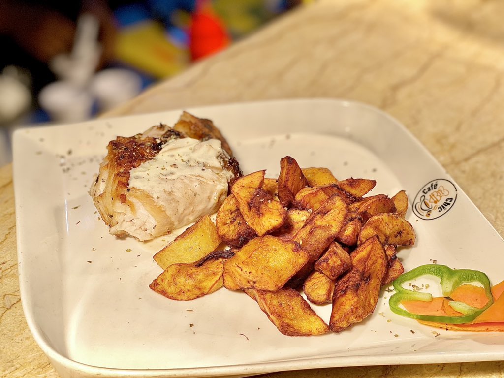 CafeChic_cky's tweet photo. L’IMAGE PARLE PLUS ☺️
Savez-vous qu’un petit appel avant de venir et tout sera prêt à l'avance ? 
𝐂𝐀𝐅𝐄́ 𝐂𝐇𝐈𝐂
✅ Nous sommes ouverts du lundi au samedi
#INFO :  📞+224 610 058 459 
@Kaloum, Cité Chemin de Fer Conakry - Guinée https://t.co/rAzV9cabIC