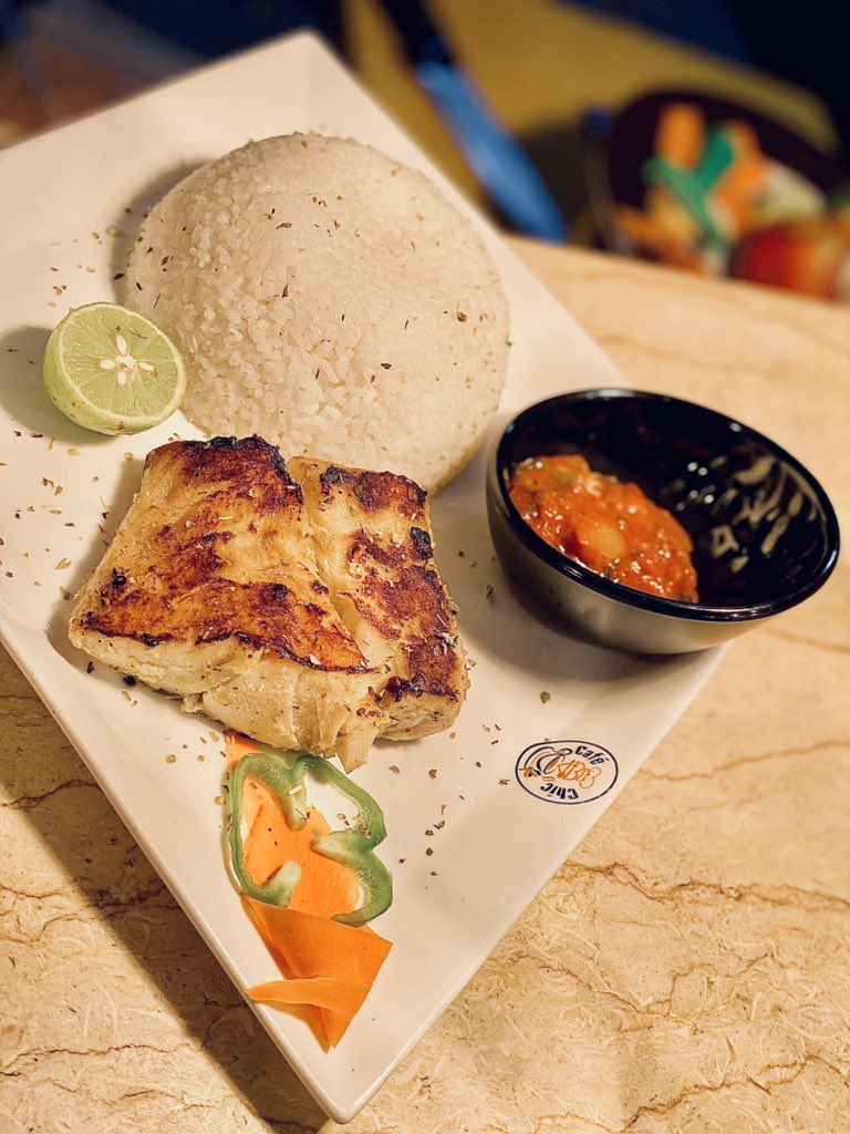 CafeChic_cky's tweet photo. L’IMAGE PARLE PLUS ☺️
Savez-vous qu’un petit appel avant de venir et tout sera prêt à l'avance ? 
𝐂𝐀𝐅𝐄́ 𝐂𝐇𝐈𝐂
✅ Nous sommes ouverts du lundi au samedi
#INFO :  📞+224 610 058 459 
@Kaloum, Cité Chemin de Fer Conakry - Guinée https://t.co/rAzV9cabIC