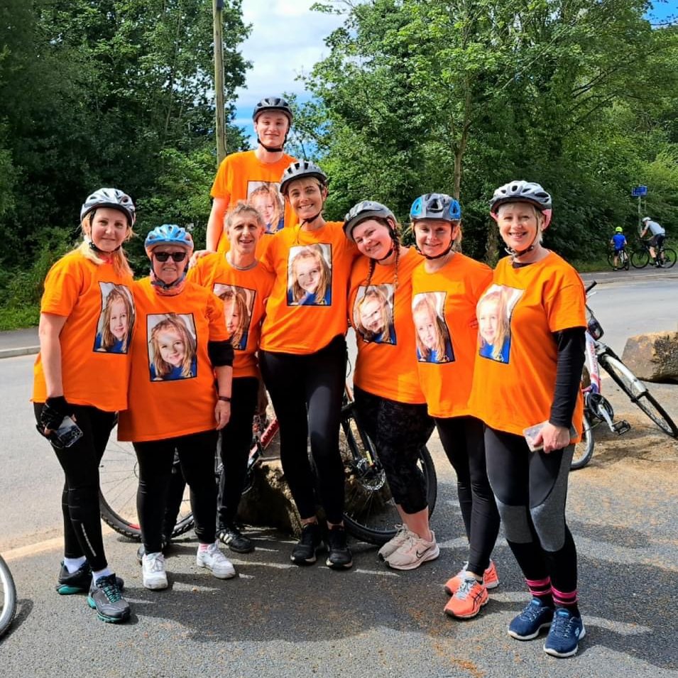 BoothsCountry's tweet photo. Our amazing Team Penwortham &amp; friends 🧡 https://t.co/yZw9I3N0me