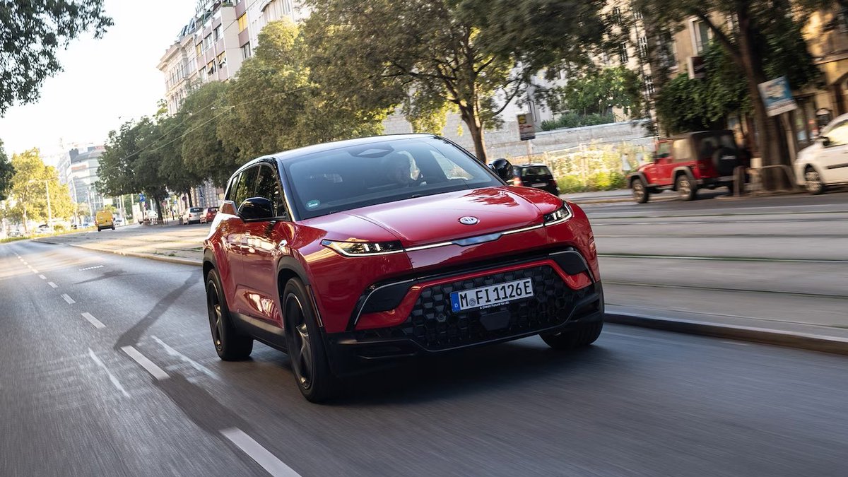 VeteranInsights's tweet photo. New @MotorTrend Article and Review of the 2023 Fisker Ocean SUV @FiskerInc $FSR as they took part in this months independent journalism weeks in Austria as Henrik hosted dozens of car magazines and journalists from USA EU and UK in Vienna https://t.co/CEcAVkTUPr https://t.co/5oYDds4t3c