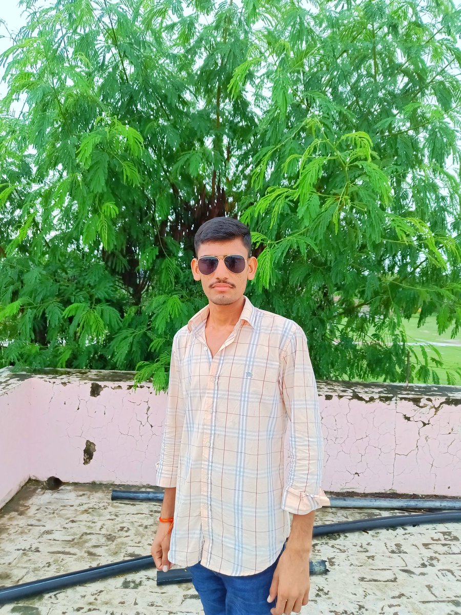 Suresh_jakhar_'s tweet photo. भाई- बंधु ,मातायें-बहनें ध्यान दें! छोटे बच्चे आई फ्लू से ज्यादा संक्रमित हो रहे हैं, आप भी सावधानी रखें! हो सके तो काला चश्मा पहन कर रखें 🙏
#EyeFlu #blackpick
#Rajasthan https://t.co/RZKBTcllgb