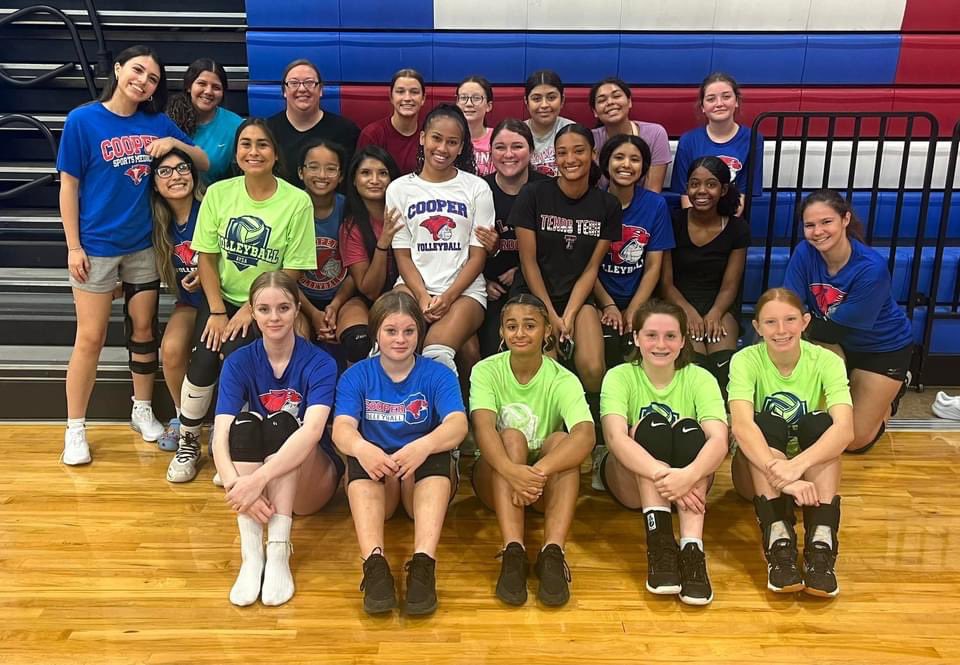 ClackGirls's tweet photo. Proud to see these former Cardinals working hard at 🏐 2-a-days!!!  CC all day, every day!!!  #get1 https://t.co/0hWtHKZbZd