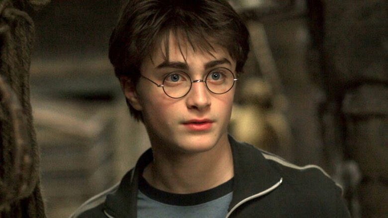 PopBase's tweet image. Today is Harry Potter’s 43rd birthday.