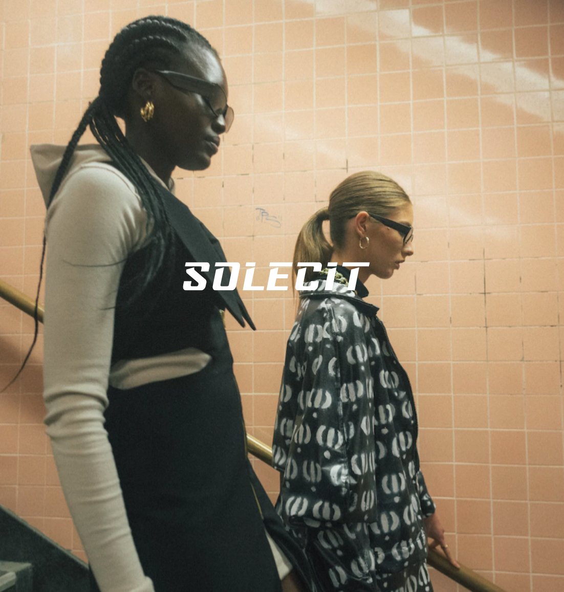 The Solecit beta allows you to build a personal connection to not only your new closet, but your stylist as well 🤝👕 #womensstreetwear #streetwear