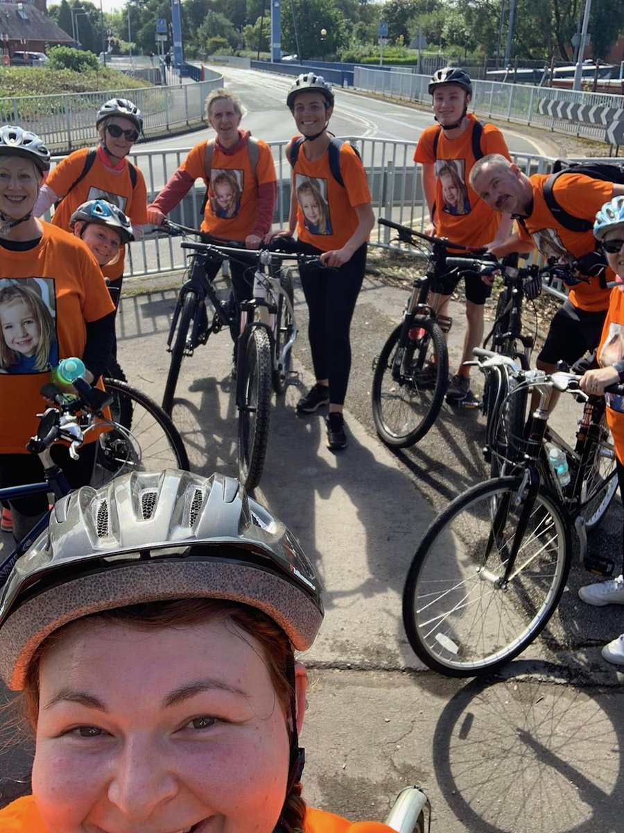 BoothsCountry's tweet photo. Our amazing Team Penwortham &amp; friends 🧡 https://t.co/yZw9I3N0me