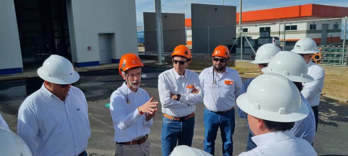 ESSAGrupoEPM's tweet photo. #AEstaHora nuestra Junta Directiva realiza el recorrido por la subestación Mesa del Sol 115/34,5 kV, en compañía de directivos de ESSA y de @Celsia_Energia. Esta subestación cuenta con tecnología GIS y su construcción tuvo una inversión superior a los 35 mil millones de pesos. https://t.co/rwgDQ0YmK6