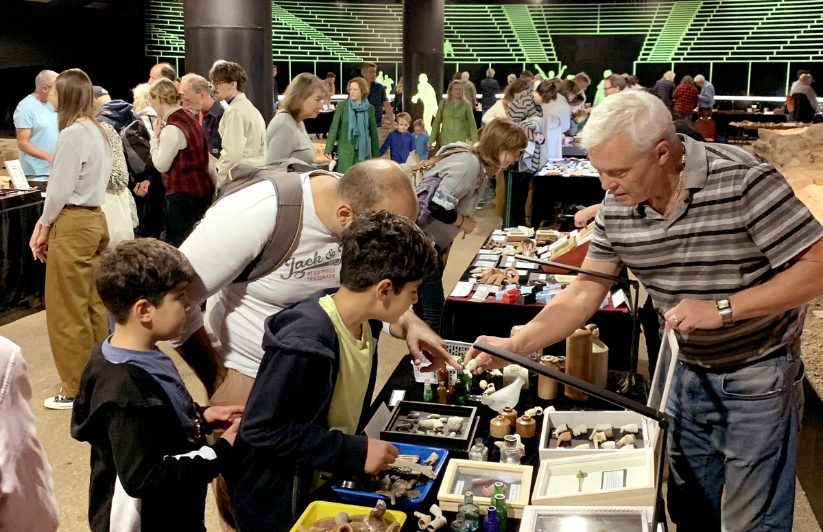 Hands on History: Mudlarking Exhibition in Roman Amphitheatre | Step back in time and walk in the footsteps of the gladiators.

Info @ bit.ly/3Oe7Lkd

#TotallyThames #TotallyThames2023 #ThamesFestivalTrust #Festival #RiverThames #London #BecauseImALondoner