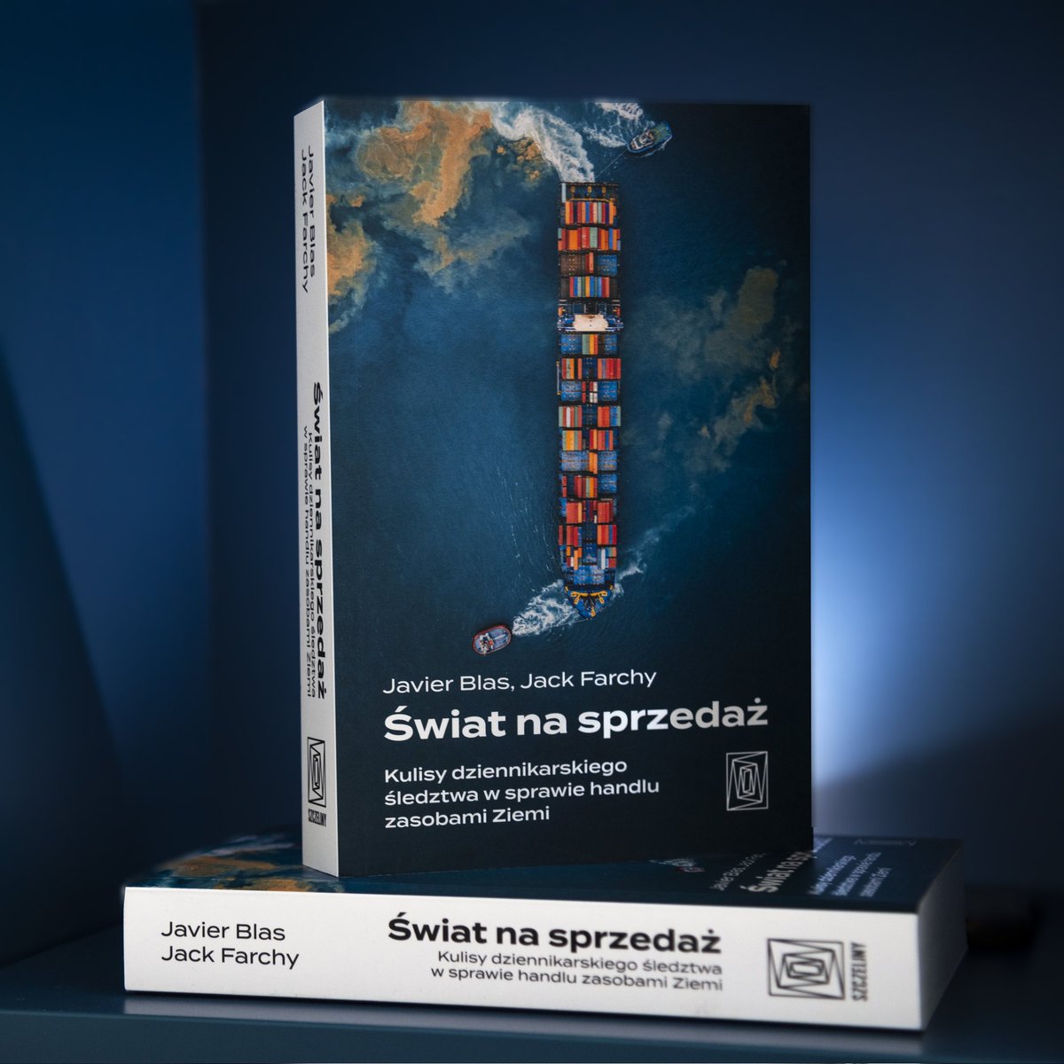 🫡🌍📖
#konkurs
"Świat na sprzedaż. Kulisy dziennikarskiego śledztwa w sprawie handlu zasobami Ziemi".

Kim są traderzy, którzy handlują zasobami naszej planety? Ta książka rzuca światło na ich zuchwałe, ale zwykle utajone działania i pokazuje opinii publicznej zdumiewającą skalę
