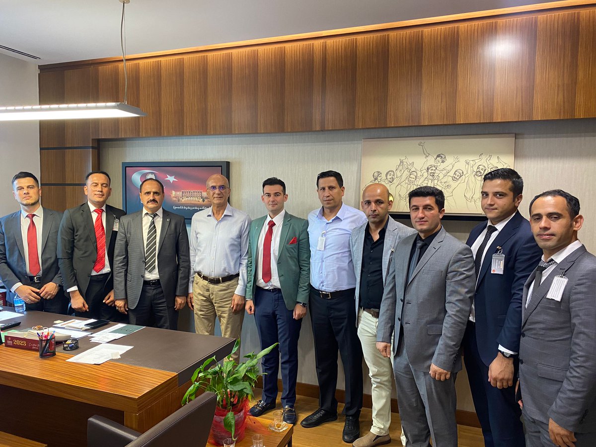 gundes_46's tweet photo. Jandarma #tekel Esenyurt'ta
Tarık Özerbay Süleyman Soylu

Sayın @TekinBingolCHP vekilim 
#EskiUzmanÇavuşlar ve aileleri adına bizlere göstermiş olduğunuz ilgi alakadan dolayı çok teşekkür ederiz.

İNANDIK!
BAŞARACAĞIZ!
@kilicdarogluk https://t.co/Mlhd15fNhP